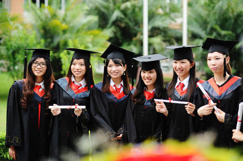 万方数据库论文查重多少钱？